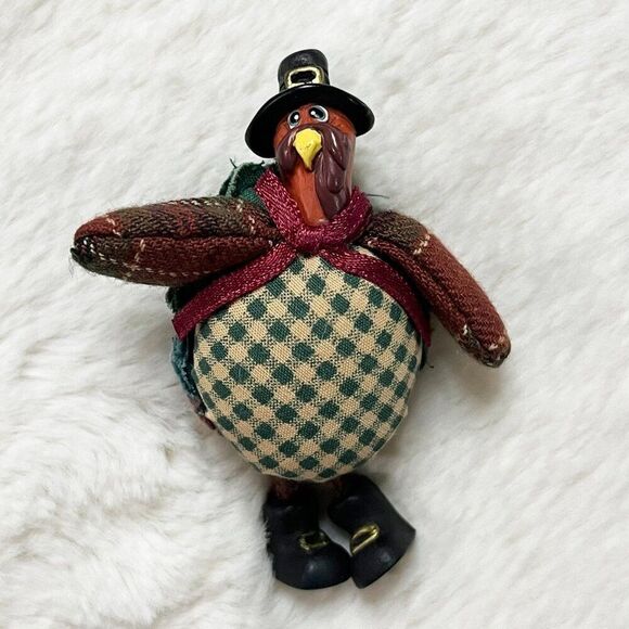 🔮 5/$25 Vintage Thanksgiving Pilgrim Turkey Plush Pin - Picture 1 of 3